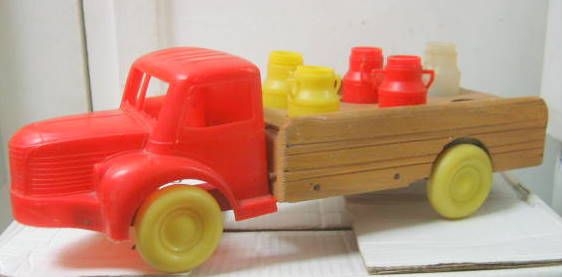 Couverture de CAMION BERLIET LAITIER JOUET