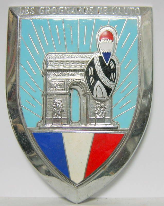 Couverture de BADGE AUTOMOBILE CLUB LES GROGNARD DE L'AUTO VETERANTS D'APRES 1940 DE LA GARDE REPUBLICAINE