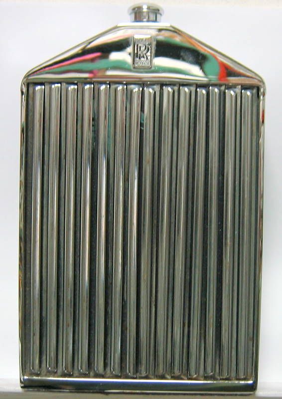 Couverture de ROLLS ROYCE  CALANDRE AVEC BOUTEILLE
