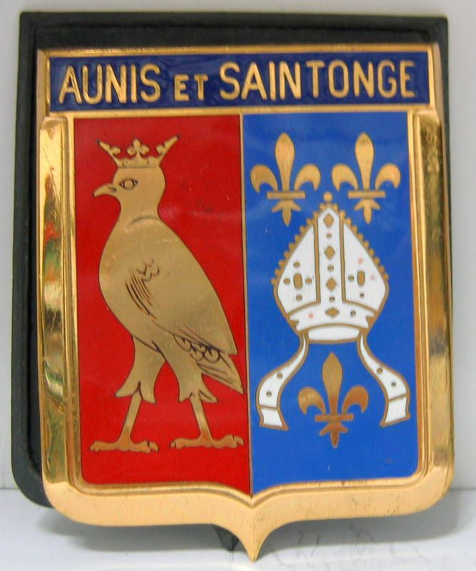 Couverture de AUNIS ET SAINTONGE
INSIGNE EMAILLE D'ORIGINE PAR DRAGO