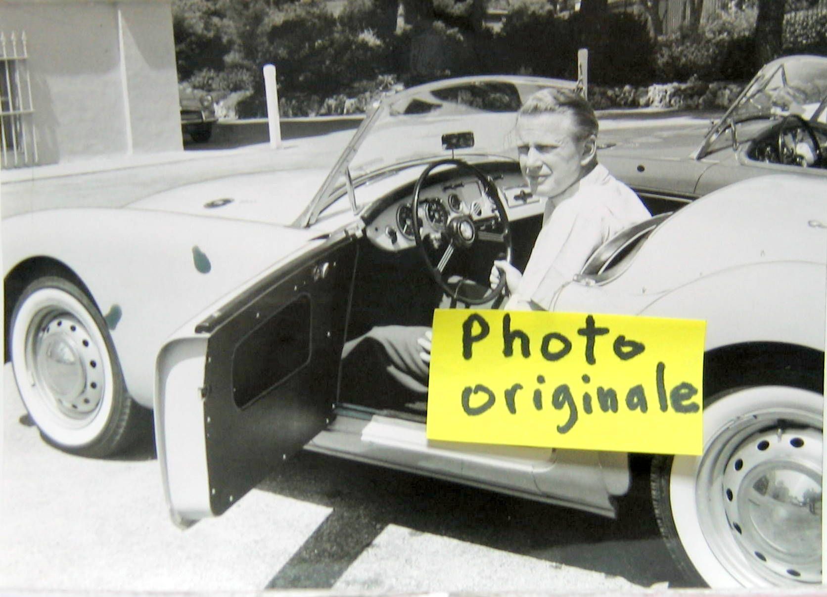 Couverture de MGA 1600 PHOTO ORIGINALE WILKINS ESSAYANT LA MG