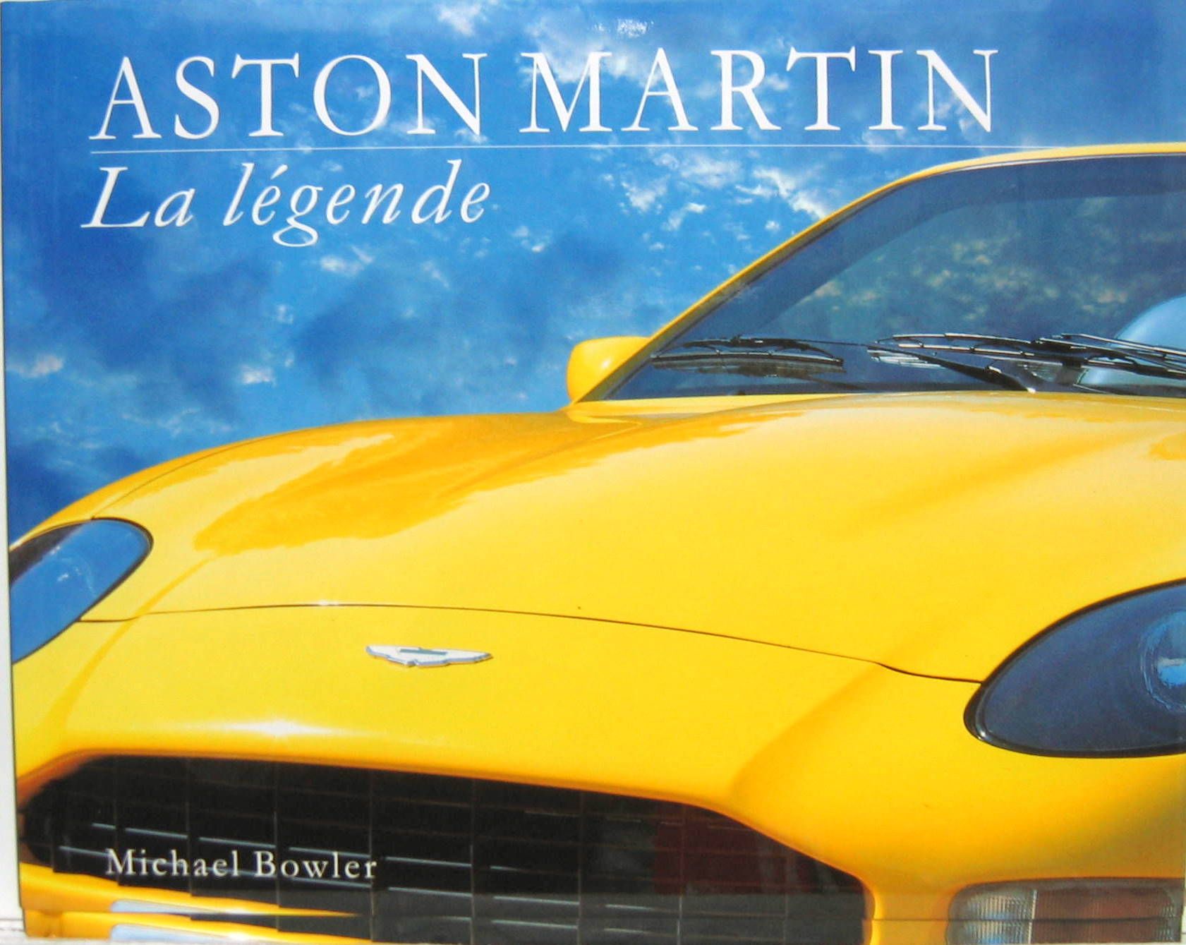 Couverture de ASTON MARTIN LA LEGENDE