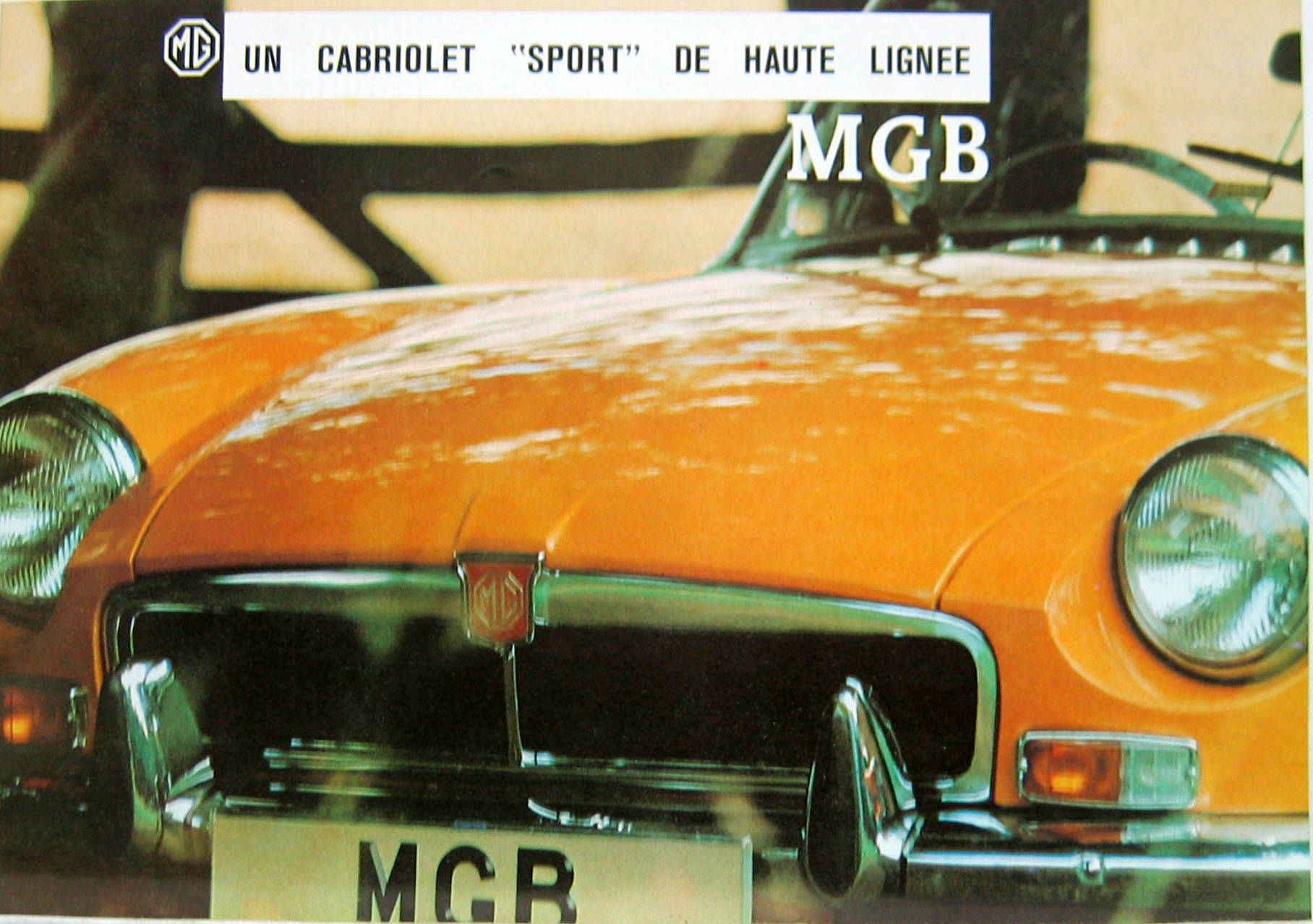 Couverture de MGB UN CABRIOLET SPORT DE HAUTE LIGNEE CATALOGUE (jaune)