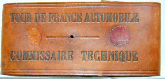 Couverture de TOUR DE FRANCE AUTOMOBILE BRASSART  EN CUIR DE COMMISSAIRE TECHNIQUE POUR METTRE SUR LE BRAS COMPLET