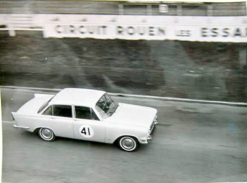 Couverture de FORD CORTINA PHOTO EN COURSE N°41