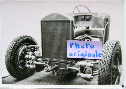Couverture de 1930-10 ALFA ROMEO 2300 AU SALON