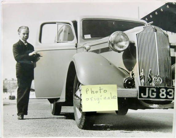 Couverture de VOITURE D'ENFANT PHOTO DE PRESSE ORIGINALE JG83