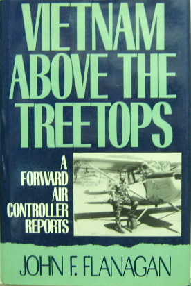 Couverture de VIETNAM ABOVE THE TREETOPS EN ANGLAIS
