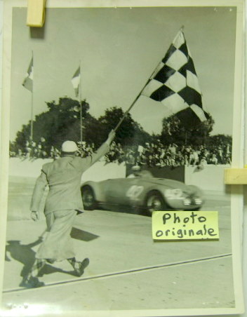 Couverture de 1949 SIMCA GORDINI N°42 ARRIVEE AU BOL D'OR PHOTO DE PRESSE ORIGINALE