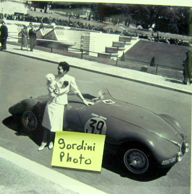 Couverture de SIMCA GORDINI AU CONCOURS D'ELEGANCE  PHOTO DE PRESSE EN RETIRAGE