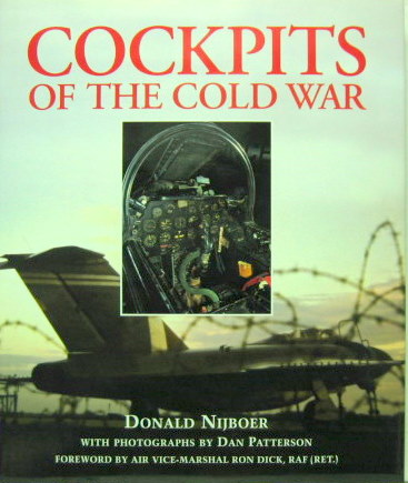 Couverture de COCKPITS OF THE COLD WAR DE D.PATTERSON EN ANGLAIS