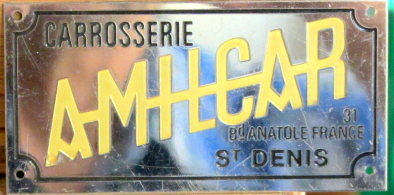 Couverture de AMILCAR INSIGNE CHROME CARROSSERIE AMILCAR EN REPRODUCTION