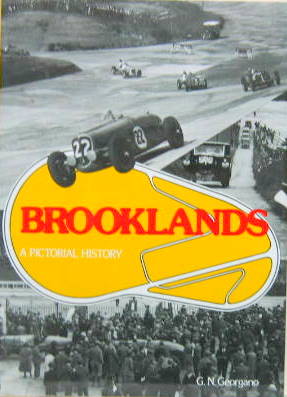 Couverture de BROOKLANDS A PICTORIAL HISTORY  EN ANGLAIS