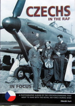 Couverture de CZECHS IN THE RAF EN ANGLAIS