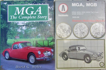 Couverture de MGA THE COMPLETE STORY - MGA MGB OWNERS MANUAL
