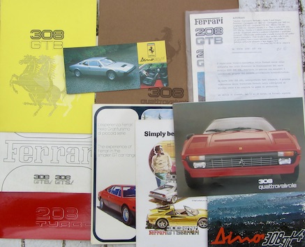 Couverture de FERRARI DINO 208 + 308 + 308 GT4 + 308 QUATTROVALVOLE CATALOGUES