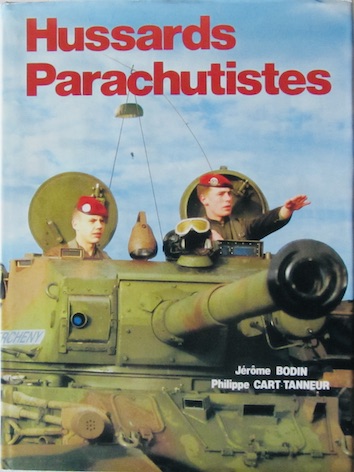 Couverture de HUSSARDS PARACHUTISTES CHEZ BIP