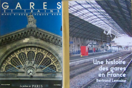 Couverture de GARES ET TRAINS - UNE HISTOIRE DES GARES EN FRANCE DE B.LEMOINE