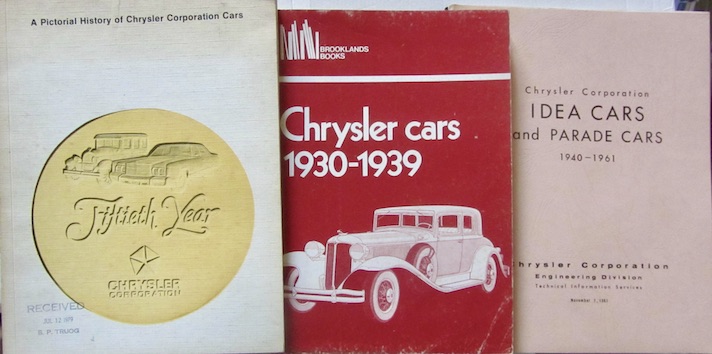 Couverture de CHRYSLER PICTORIAL HISTORY _1930 1939 IDEA CARS AND PARADE 1940 1961