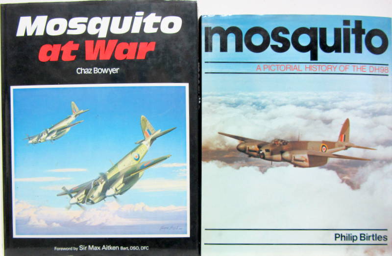 Couverture de MOSQUITO AT WAR - A PICTORIAL HISTORY OF THE DH98 EN ANGLAIS