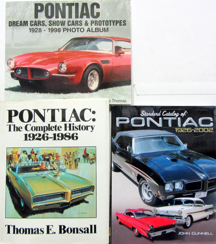 Couverture de 1926-1986 PONTIAC DREAM CARS SHOW CARS PROTOTYPES - COMPLETE HISTORY   STANDARD CATALOGUE EN ANGLAIS