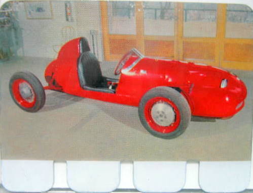 Couverture de RACER 500 MONOMILLE PRESENTOIR EN TOLE POUR VITRINE